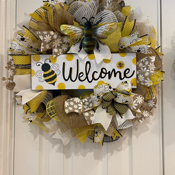 Bee WELCOME wreath- “Bumblebee Wreath” blk white yellow & naturals full wreath